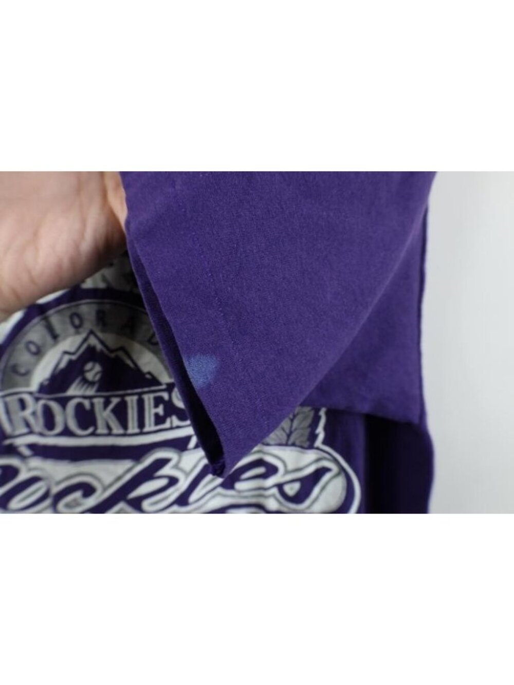 Vintage 90s Mens Large Distressed Colorado Rockies Baseball T-Shirt Purple USA - Picture 10 of 14